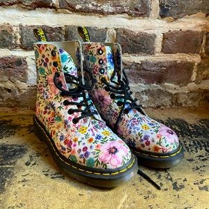DR MARTENS white floral boots